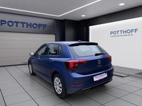 Gebraucht VW Polo Life 80 PS (58 kW) 2022 Reef blue metallic Kleinwagen