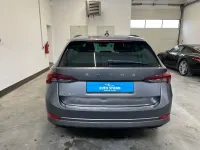 Gebraucht Skoda Octavia Clever 150 PS (110 kW) 2022 Grau Kombi