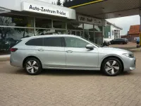 Gebraucht VW Passat Business 150 PS (110 kW) 2025 Oyster silver metallic Kombi