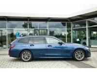 Gebraucht BMW 320 190 PS (139 kW) 2023 Phytonicblau metallic Kombi