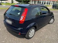 Second-hand Ford Focus 60 CP (44 kW) 2006 Albastru Hatchback