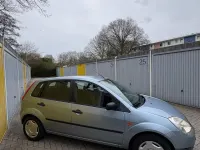 Gebraucht Ford Fiesta 80 PS (58 kW) 2005 Blau Kleinwagen