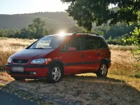 Gebraucht Opel Zafira Elegance 125 PS (91 kW) 2000 Rot Van / Kleinbus