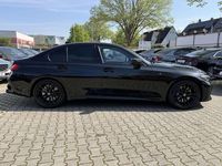 Gebraucht BMW 330 M Sport 258 PS (189 kW) 2021 Black sapphire metallic Limousine