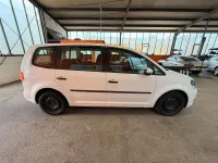 Gebraucht VW Touran Trendline 105 PS (77 kW) 2014 Weiß Van / Kleinbus