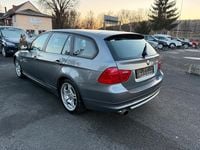 Gebraucht BMW 318 140 PS (102 kW) 2009 Grau Kombi