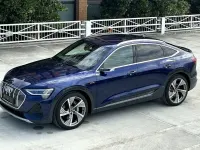 Gebraucht Audi e-tron Sportback Comfort 300 kW (408 PS) 2022 Navarrablau metallic SUV