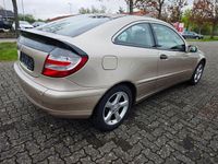 Gebraucht Mercedes C180 143 PS (105 kW) 2006 Beige Coupé