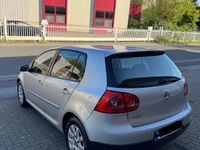 Second-hand VW Golf V 102 CP (75 kW) 2005 Argintiu Hatchback