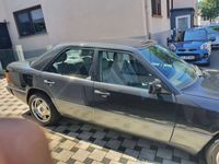 gebraucht Mercedes E260 Preis ist VB! H-Plaketten Papiere sind da!