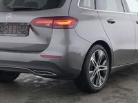 Gebraucht Mercedes B200 Advanced 163 PS (119 kW) 2025 Grau Van / Kleinbus