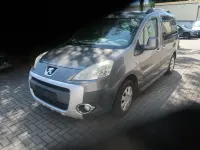 Gebraucht Peugeot Partner Tepee Outdoor 111 PS (81 kW) 2012 Silber Van / Kleinbus
