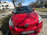 Gebraucht Toyota Verso 147 PS (108 kW) 2010 Rot Van / Kleinbus