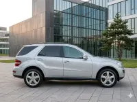 Gebraucht Mercedes ML350 231 PS (169 kW) 2010 Silber SUV