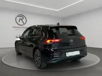 Gebraucht VW Golf VIII Life 131 PS (96 kW) 2023 Deep black perleffekt (metallic) Limousine