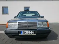 Gebraucht Mercedes E200 120 PS (88 kW) 1992 Blau Limousine