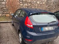 Gebraucht Ford Fiesta Ambiente 82 PS (60 kW) 2009 Blau Kleinwagen