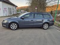Gebraucht VW Passat 140 PS (102 kW) 2011 Grau Kombi