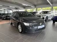 Gebraucht VW Golf VIII Life 150 PS (110 kW) 2024 Uranograu Kombi