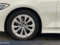 gebraucht BMW 320 dA xDrive Tou Advantage LCProf AHKStdHzg ACC