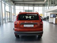 Neu Dacia Jogger Expression 101 PS (74 kW) 2025 Terracottabraun Van / Kleinbus