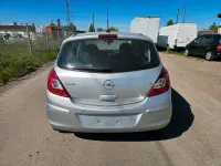 Usado Opel Corsa 80 CV (58 kW) 2007 Plateado Utilitario