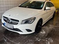 Gebraucht Mercedes CLA180 Shooting Brake 122 PS (89 kW) 2016 Weiß Kombi