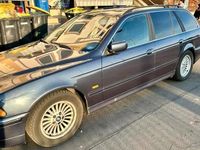Gebraucht BMW 525 163 PS (119 kW) 2001 Blau Limousine