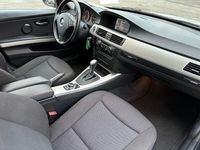 Gebraucht BMW 320 184 PS (135 kW) 2012 Grau Kombi