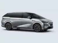 Neu XPENG X9 235 kW (320 PS) 2026 Silber frost silver Van / Kleinbus