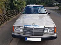 Gebraucht Mercedes E230 132 PS (97 kW) 1992 Gold Limousine