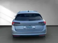 Gebraucht Skoda Superb Essence 150 PS (110 kW) 2026 Silber Kombi