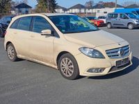 Gebraucht Mercedes B180 109 PS (80 kW) 2013 Gelb Van / Kleinbus