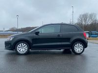 Käytetty VW Polo 60 HP (44 kW) 2012 Musta Viistoperä