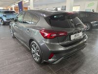 Neu Ford Focus ST-Line 125 PS (91 kW) 2025 Grey metallic Limousine