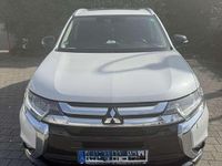 Gebraucht Mitsubishi Outlander Plus 204 PS (150 kW) 2016 Weiß SUV