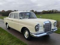 Gebraucht Mercedes 220 110 PS (80 kW) 1965 Hellbeige Limousine