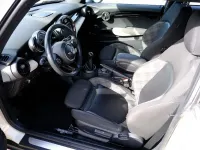 Używany Mini Cooper Pepper 136 KM (100 kW) 2015 Biały Hatchback