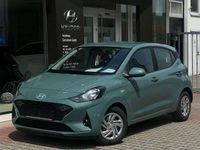 Neu Hyundai i10 Select 63 PS (46 kW) 2025 Mangrove green / mic Kleinwagen