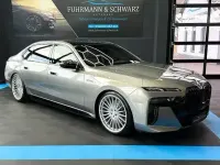 Gebraucht BMW M760e Performance 571 PS (419 kW) 2025 Grau Limousine
