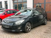 Gebraucht Hyundai i30 90 PS (66 kW) 2011 Schwarz Kombi