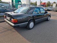 Gebraucht Mercedes E300 179 PS (131 kW) 1990 Schwarz Limousine