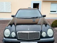 Gebraucht Mercedes E320 Avantgarde 224 PS (164 kW) 1998 Schwarz Limousine