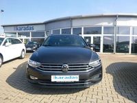 Gebraucht VW Passat 150 PS (110 kW) 2022 Grau Kombi