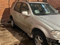 Gebraucht Mercedes ML320 218 PS (160 kW) 1999 Silber SUV