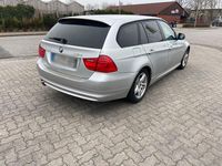 Gebraucht BMW 318 143 PS (105 kW) 2010 Silber Kombi