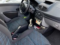 Gebraucht Renault Clio II 75 PS (55 kW) 2006 Rot Kleinwagen