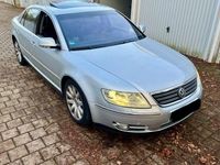 Second-hand VW Phaeton 233 CP (171 kW) 2007 Argintiu Berlinǎ