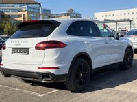 Second-hand Porsche Cayenne 262 CP (192 kW) 2015 Alb SUV