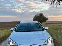 Gebraucht Opel Astra GTC Innovation 165 PS (121 kW) 2012 Weiß Limousine